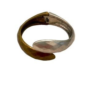 Nwt premier Designs Cali collection 2 tone spring hinge bracelet antique finish